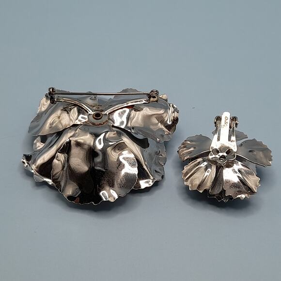 Vintage Coro Flower Brooch, Silver Tone Metal, Blue Rhinestone, Single Earring - Picture 9 of 10